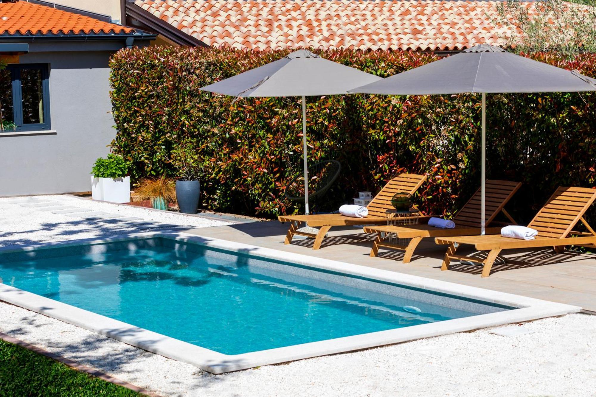 Garden House Villa *
